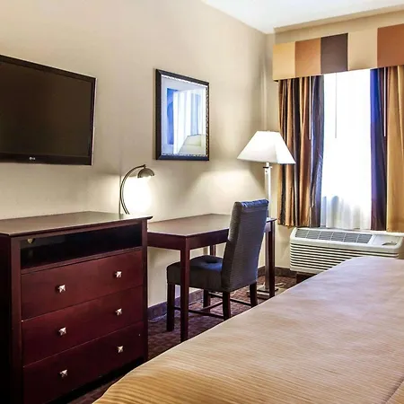 Quality Inn & Suites Peoria North