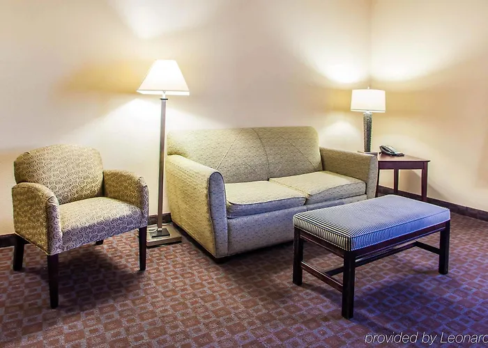 Hotel Quality & North Peoria